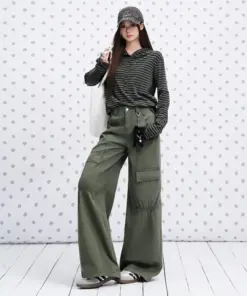 Alternative view of Women's Ruched Cargo Denim Jeans - Y2K Army Green Wide Leg Trousers
